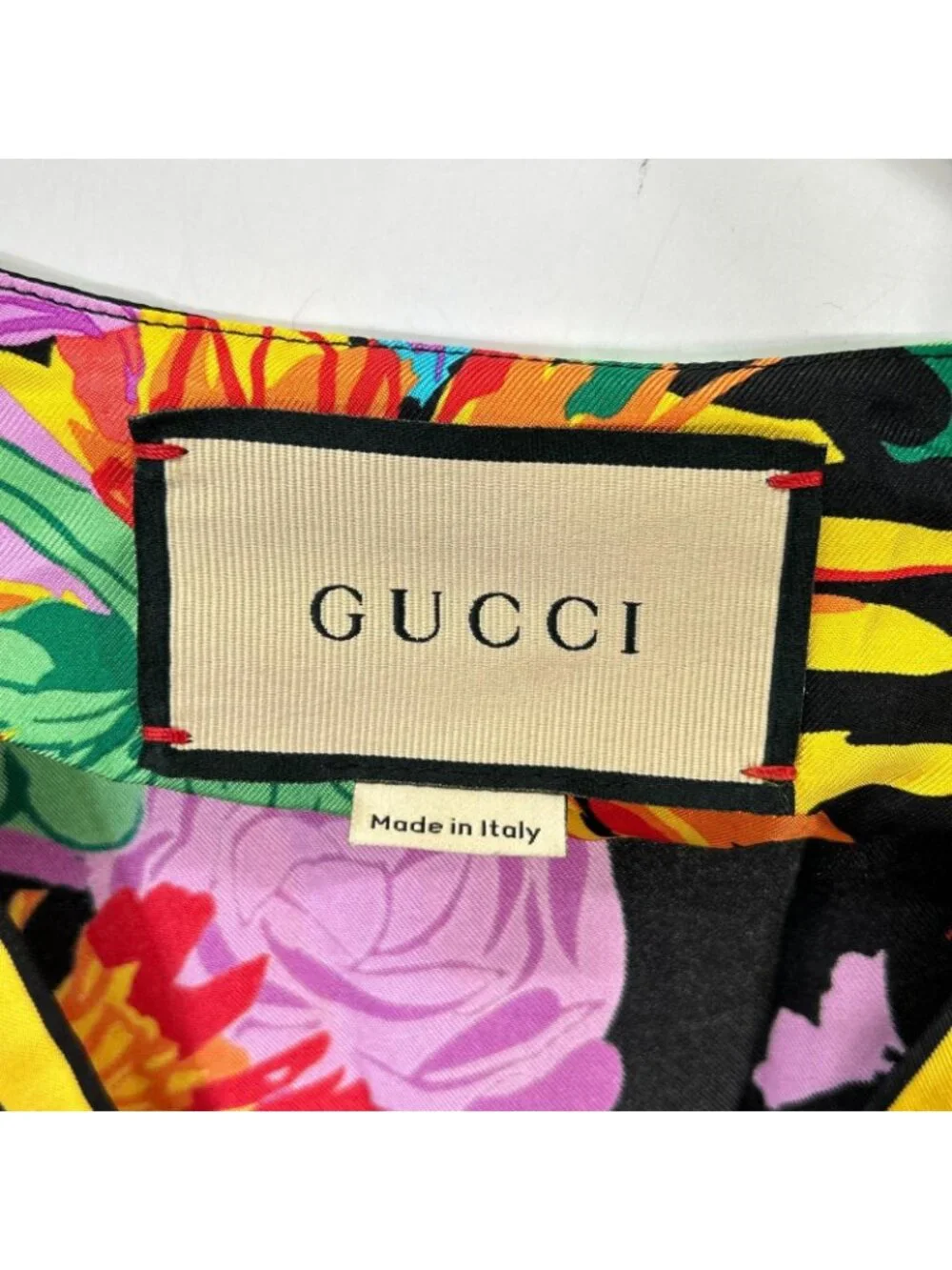 Gucci Xkenscott Shawl with Floral 38 Scarf